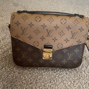 Louis Vuitton pochette metis